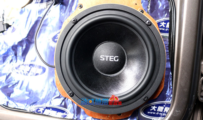 6意大利史泰格ST650两分频套装喇叭安装效果.jpg